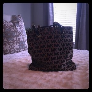 Michael Kors tote